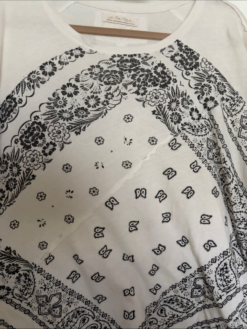We The Free bandana tee size medium 100% cotton - Picture 3 of 8